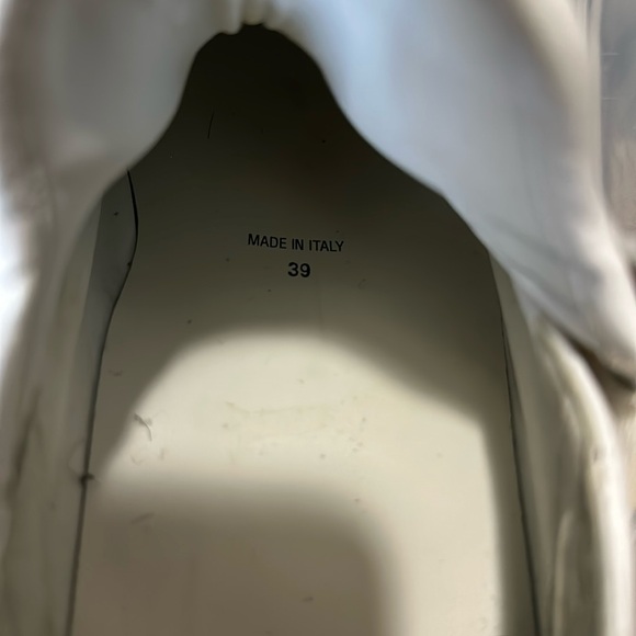 Authentic Givenchy sneakers lightly worn - Picture 3 of 10